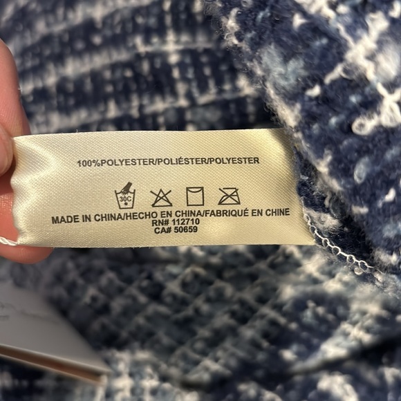 Poncho Wrap - Picture 5 of 7